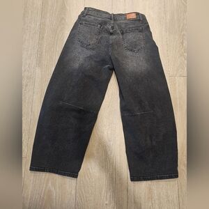 Womens Wide Leg Barrel Jeans. Size 10 With 23 Inch Inseam.